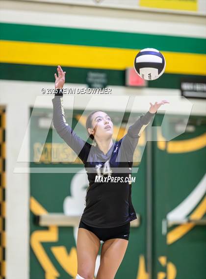 Thumbnail 3 in Calabasas @ Moorpark photogallery.