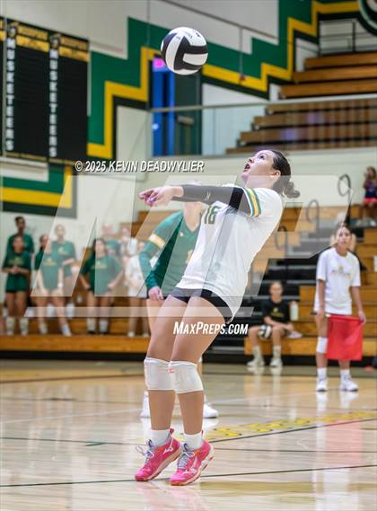 Thumbnail 2 in Calabasas @ Moorpark photogallery.