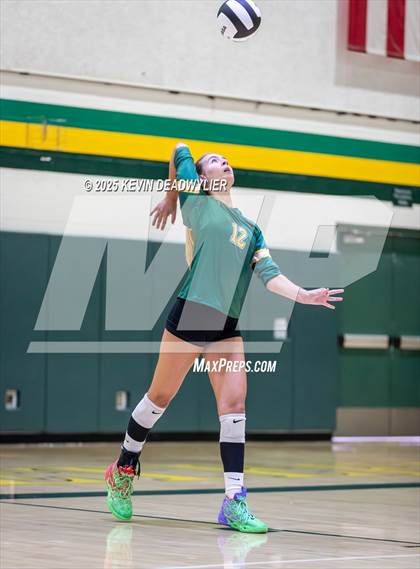 Thumbnail 3 in Calabasas @ Moorpark photogallery.