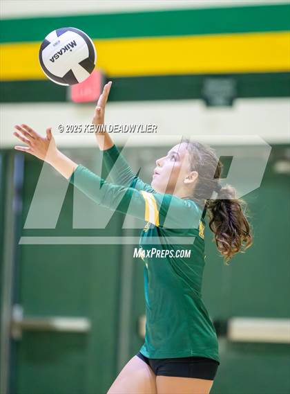 Thumbnail 2 in Calabasas @ Moorpark photogallery.