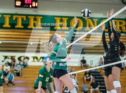 Thumbnail 3 in Calabasas @ Moorpark photogallery.