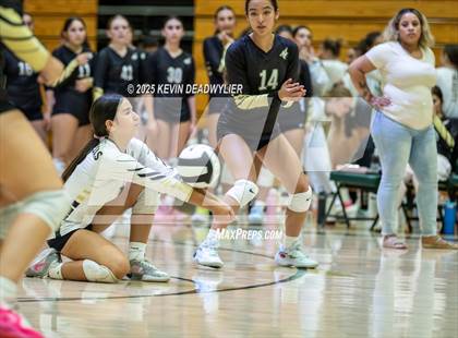 Thumbnail 2 in Calabasas @ Moorpark photogallery.