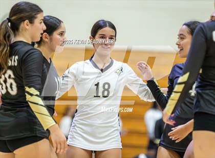 Thumbnail 1 in Calabasas @ Moorpark photogallery.