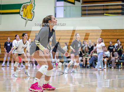 Thumbnail 2 in Calabasas @ Moorpark photogallery.