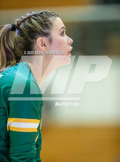 Thumbnail 3 in Calabasas @ Moorpark photogallery.