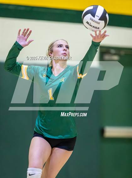 Thumbnail 3 in Calabasas @ Moorpark photogallery.