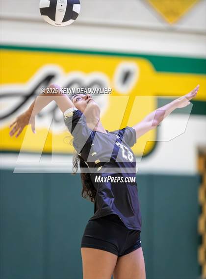 Thumbnail 1 in Calabasas @ Moorpark photogallery.