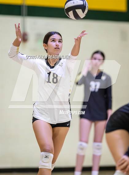 Thumbnail 2 in Calabasas @ Moorpark photogallery.