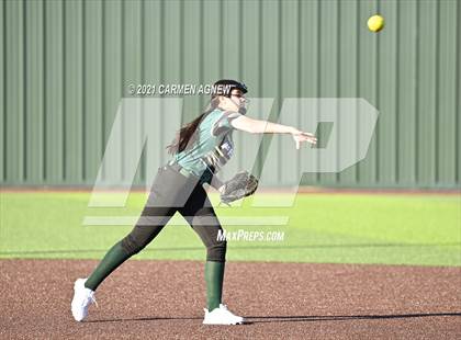Thumbnail 3 in Cypress Woods vs Cypress Falls photogallery.