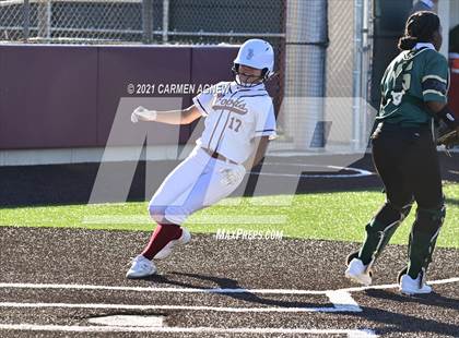 Thumbnail 3 in Cypress Woods vs Cypress Falls photogallery.
