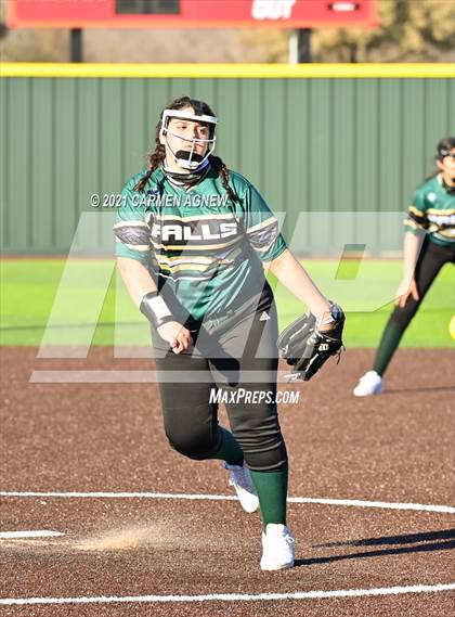 Thumbnail 3 in Cypress Woods vs Cypress Falls photogallery.