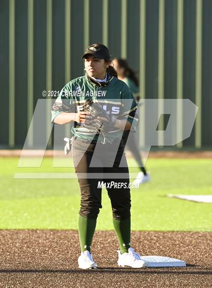 Thumbnail 1 in Cypress Woods vs Cypress Falls photogallery.