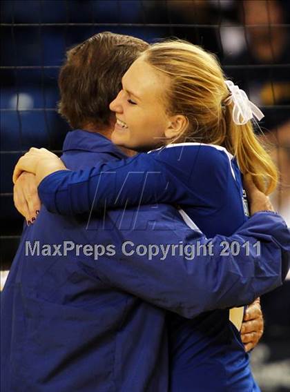 Thumbnail 1 in Sacred Heart Prep vs. La Jolla Country Day (CIF D4 State Final) photogallery.