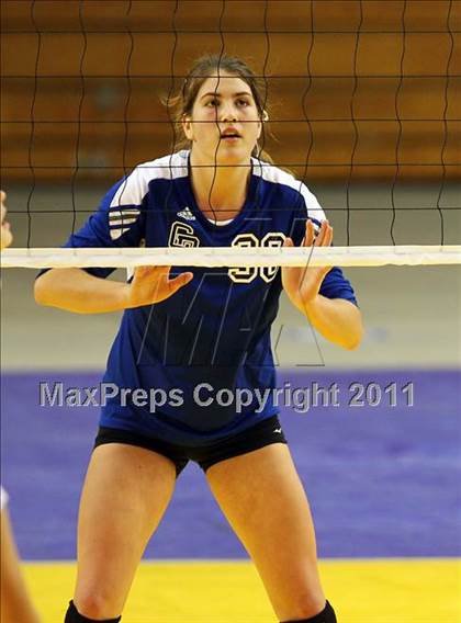Thumbnail 3 in Sacred Heart Prep vs. La Jolla Country Day (CIF D4 State Final) photogallery.