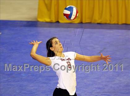 Thumbnail 3 in Sacred Heart Prep vs. La Jolla Country Day (CIF D4 State Final) photogallery.
