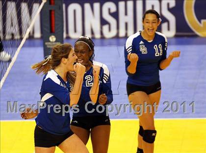 Thumbnail 1 in Sacred Heart Prep vs. La Jolla Country Day (CIF D4 State Final) photogallery.