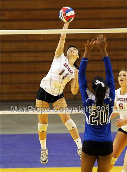 Thumbnail 1 in Sacred Heart Prep vs. La Jolla Country Day (CIF D4 State Final) photogallery.