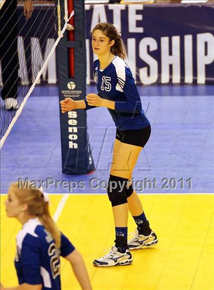 Thumbnail 1 in Sacred Heart Prep vs. La Jolla Country Day (CIF D4 State Final) photogallery.