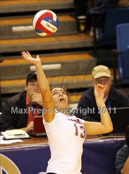 Thumbnail 3 in Sacred Heart Prep vs. La Jolla Country Day (CIF D4 State Final) photogallery.