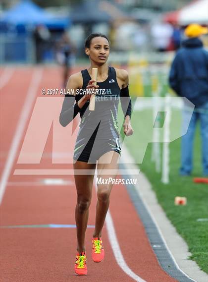 Thumbnail 2 in Rush-Henrietta Relays photogallery.