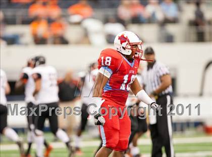 Thumbnail 3 in Cocoa vs. Skyline (Kirk Herbstreit National Kickoff Classic) photogallery.