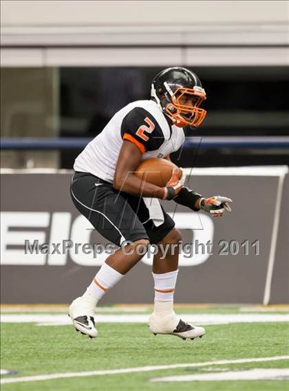 Thumbnail 1 in Cocoa vs. Skyline (Kirk Herbstreit National Kickoff Classic) photogallery.