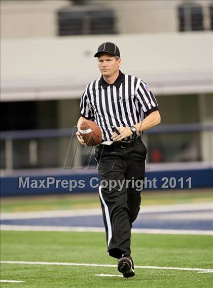 Thumbnail 2 in Cocoa vs. Skyline (Kirk Herbstreit National Kickoff Classic) photogallery.