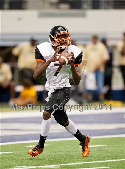 Thumbnail 1 in Cocoa vs. Skyline (Kirk Herbstreit National Kickoff Classic) photogallery.