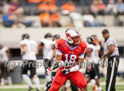 Thumbnail 1 in Cocoa vs. Skyline (Kirk Herbstreit National Kickoff Classic) photogallery.