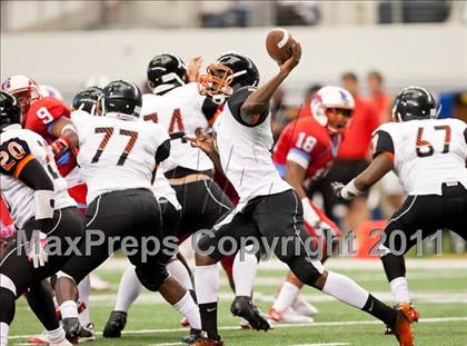 Thumbnail 1 in Cocoa vs. Skyline (Kirk Herbstreit National Kickoff Classic) photogallery.
