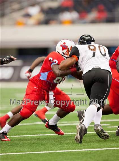 Thumbnail 2 in Cocoa vs. Skyline (Kirk Herbstreit National Kickoff Classic) photogallery.