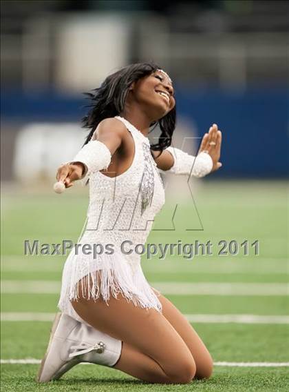 Thumbnail 3 in Cocoa vs. Skyline (Kirk Herbstreit National Kickoff Classic) photogallery.