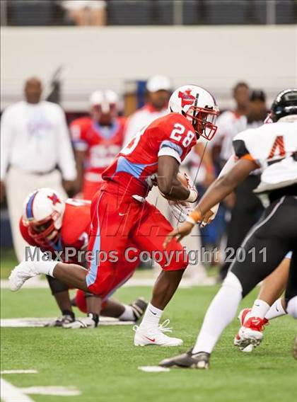 Thumbnail 2 in Cocoa vs. Skyline (Kirk Herbstreit National Kickoff Classic) photogallery.
