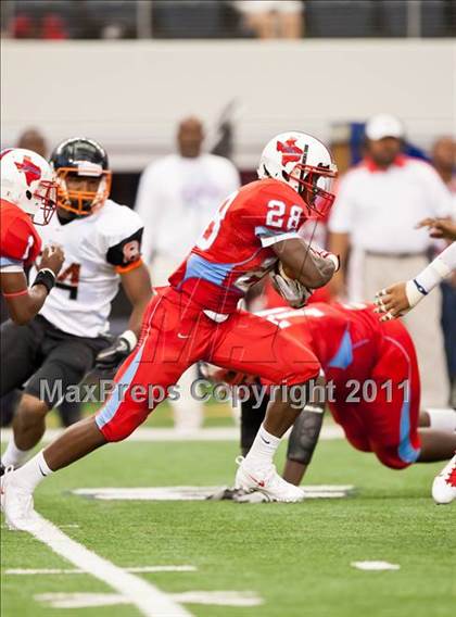 Thumbnail 1 in Cocoa vs. Skyline (Kirk Herbstreit National Kickoff Classic) photogallery.