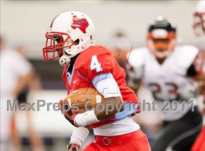 Thumbnail 3 in Cocoa vs. Skyline (Kirk Herbstreit National Kickoff Classic) photogallery.