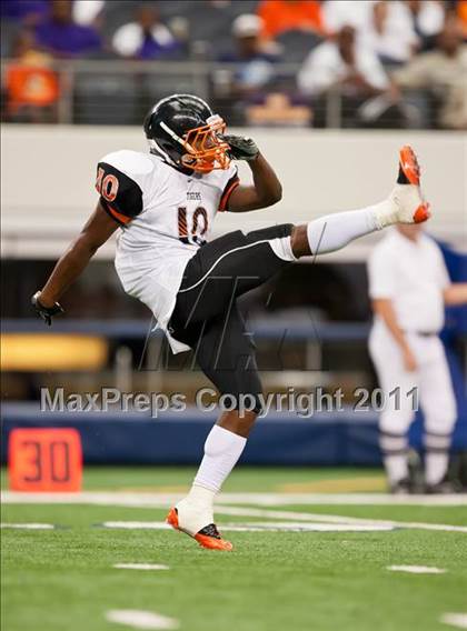 Thumbnail 1 in Cocoa vs. Skyline (Kirk Herbstreit National Kickoff Classic) photogallery.