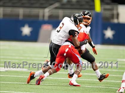 Thumbnail 3 in Cocoa vs. Skyline (Kirk Herbstreit National Kickoff Classic) photogallery.