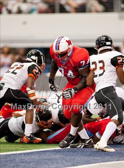 Thumbnail 1 in Cocoa vs. Skyline (Kirk Herbstreit National Kickoff Classic) photogallery.