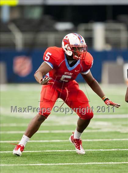 Thumbnail 3 in Cocoa vs. Skyline (Kirk Herbstreit National Kickoff Classic) photogallery.