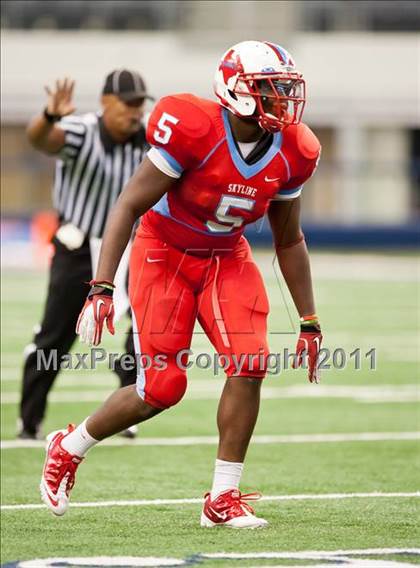 Thumbnail 1 in Cocoa vs. Skyline (Kirk Herbstreit National Kickoff Classic) photogallery.