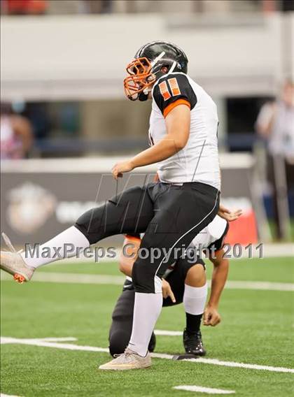 Thumbnail 2 in Cocoa vs. Skyline (Kirk Herbstreit National Kickoff Classic) photogallery.