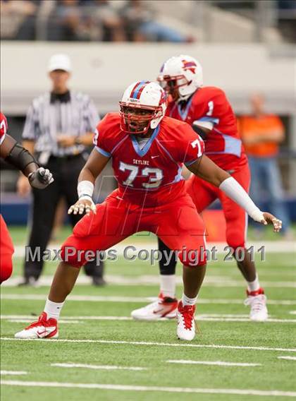 Thumbnail 3 in Cocoa vs. Skyline (Kirk Herbstreit National Kickoff Classic) photogallery.