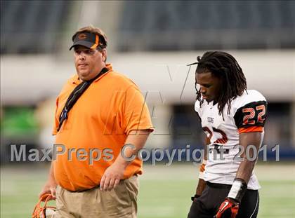 Thumbnail 1 in Cocoa vs. Skyline (Kirk Herbstreit National Kickoff Classic) photogallery.