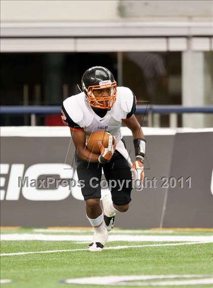 Thumbnail 1 in Cocoa vs. Skyline (Kirk Herbstreit National Kickoff Classic) photogallery.