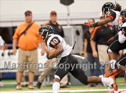 Thumbnail 3 in Cocoa vs. Skyline (Kirk Herbstreit National Kickoff Classic) photogallery.