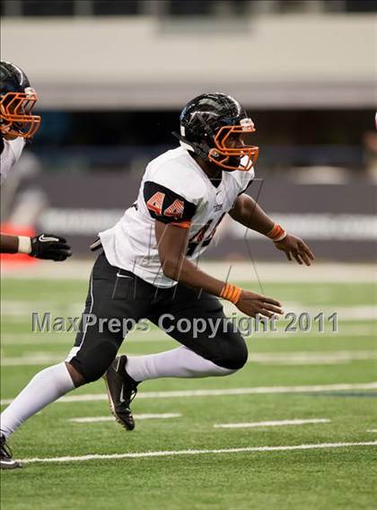 Thumbnail 3 in Cocoa vs. Skyline (Kirk Herbstreit National Kickoff Classic) photogallery.