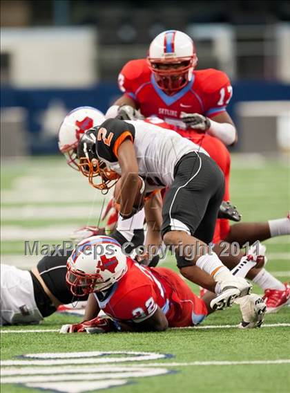 Thumbnail 2 in Cocoa vs. Skyline (Kirk Herbstreit National Kickoff Classic) photogallery.