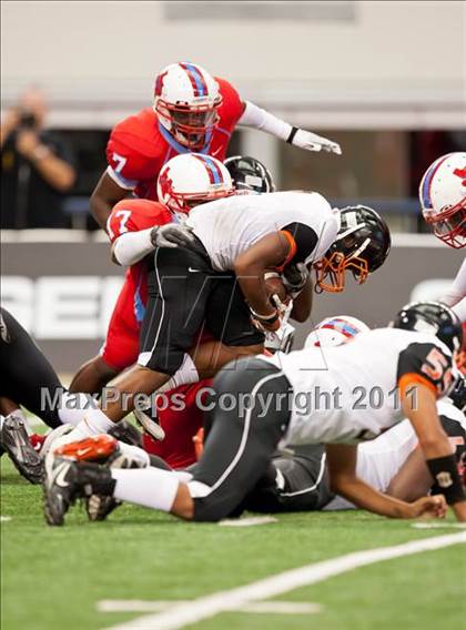 Thumbnail 3 in Cocoa vs. Skyline (Kirk Herbstreit National Kickoff Classic) photogallery.