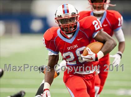 Thumbnail 1 in Cocoa vs. Skyline (Kirk Herbstreit National Kickoff Classic) photogallery.