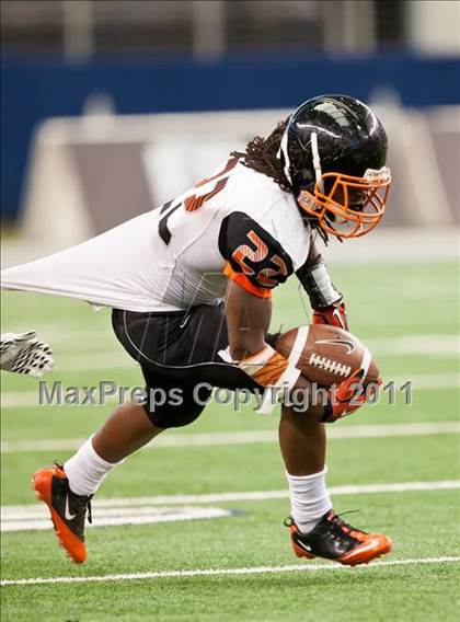 Thumbnail 1 in Cocoa vs. Skyline (Kirk Herbstreit National Kickoff Classic) photogallery.